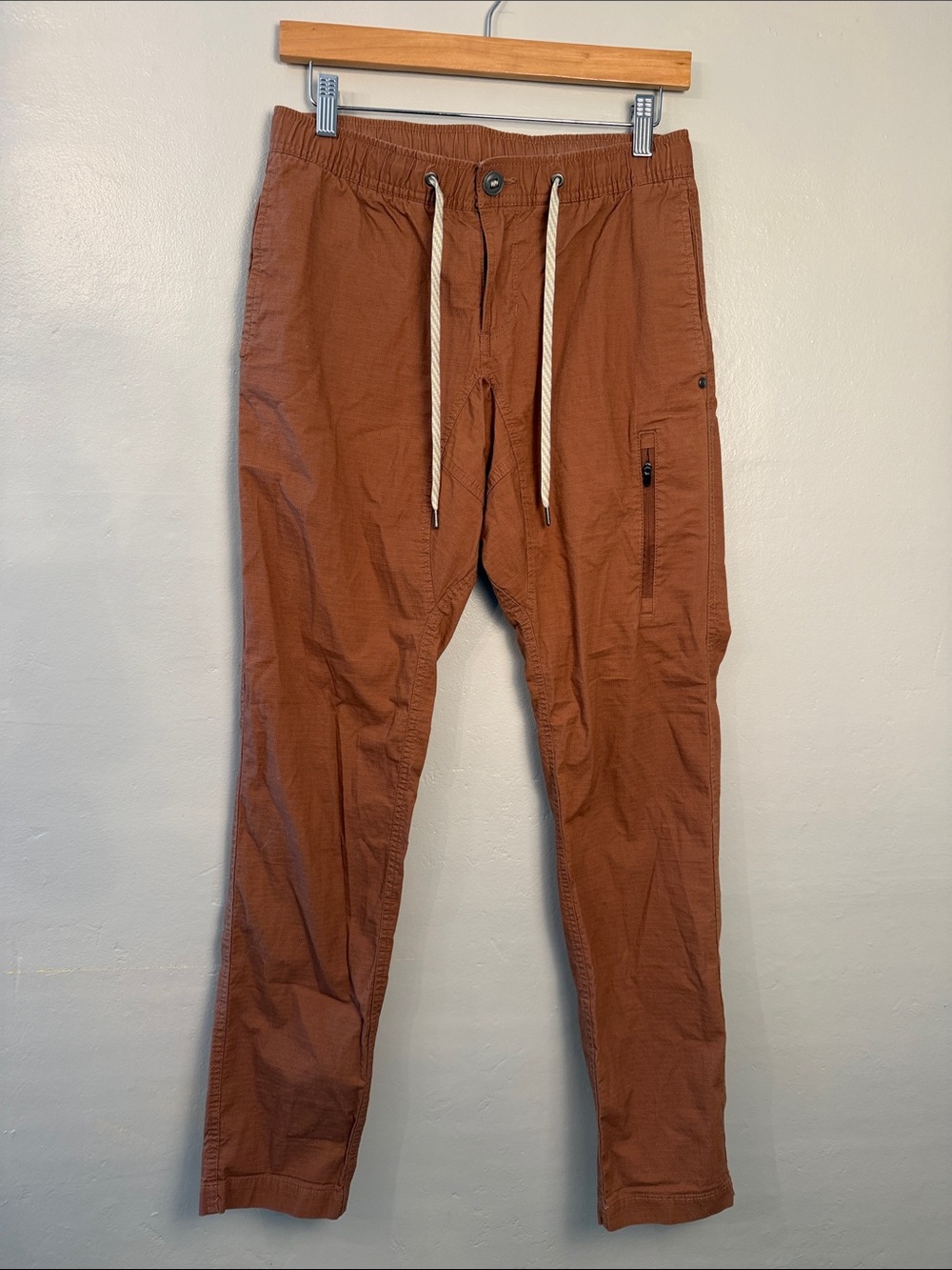 Vuori Men's Rust Orange RipstopCargo Drawstring Pants size small